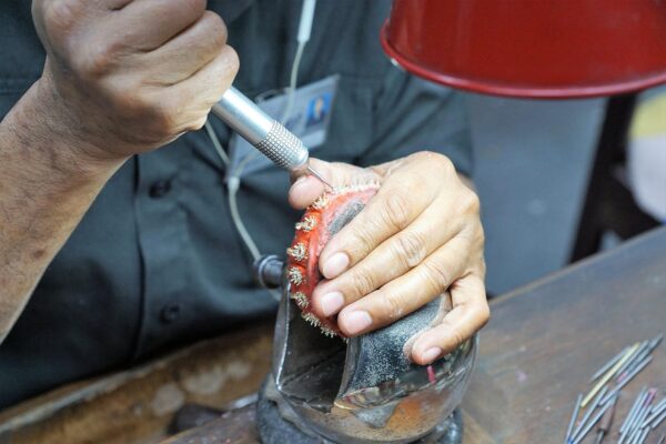 hand-3278029_1280 - RITZ GLANDE|札幌のジュエリー修理・リフォーム・リペア専門店 ジュエリーリフォーム