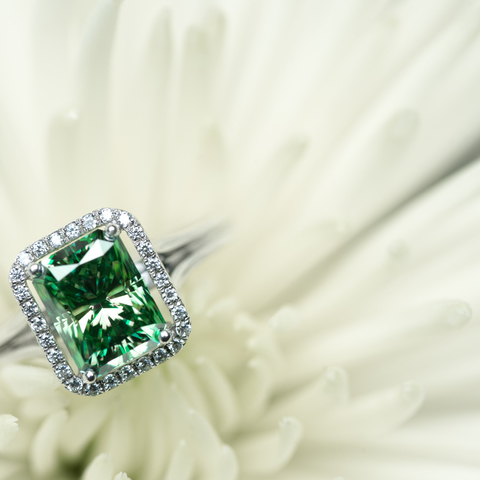 5月の誕生石を紹介！意味や種類も解説