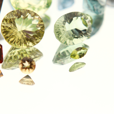 【トパーズ】11月誕生石｜色や意味・効果・特徴のご紹介-お手入れを宝石の専門家が解説します