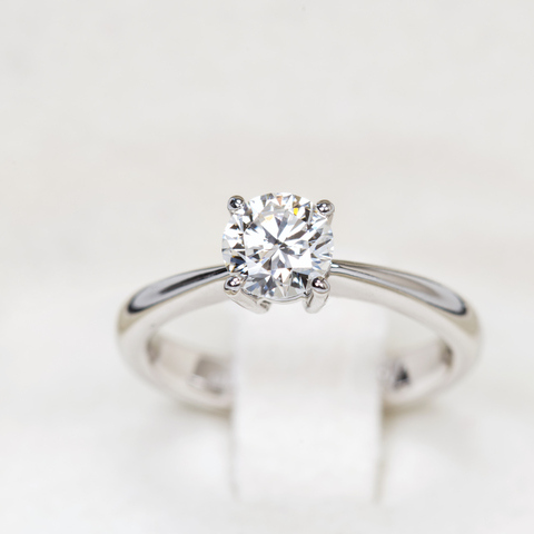一粒ダイヤの指輪のデザインを紹介！普段使いに向いているタイプとは